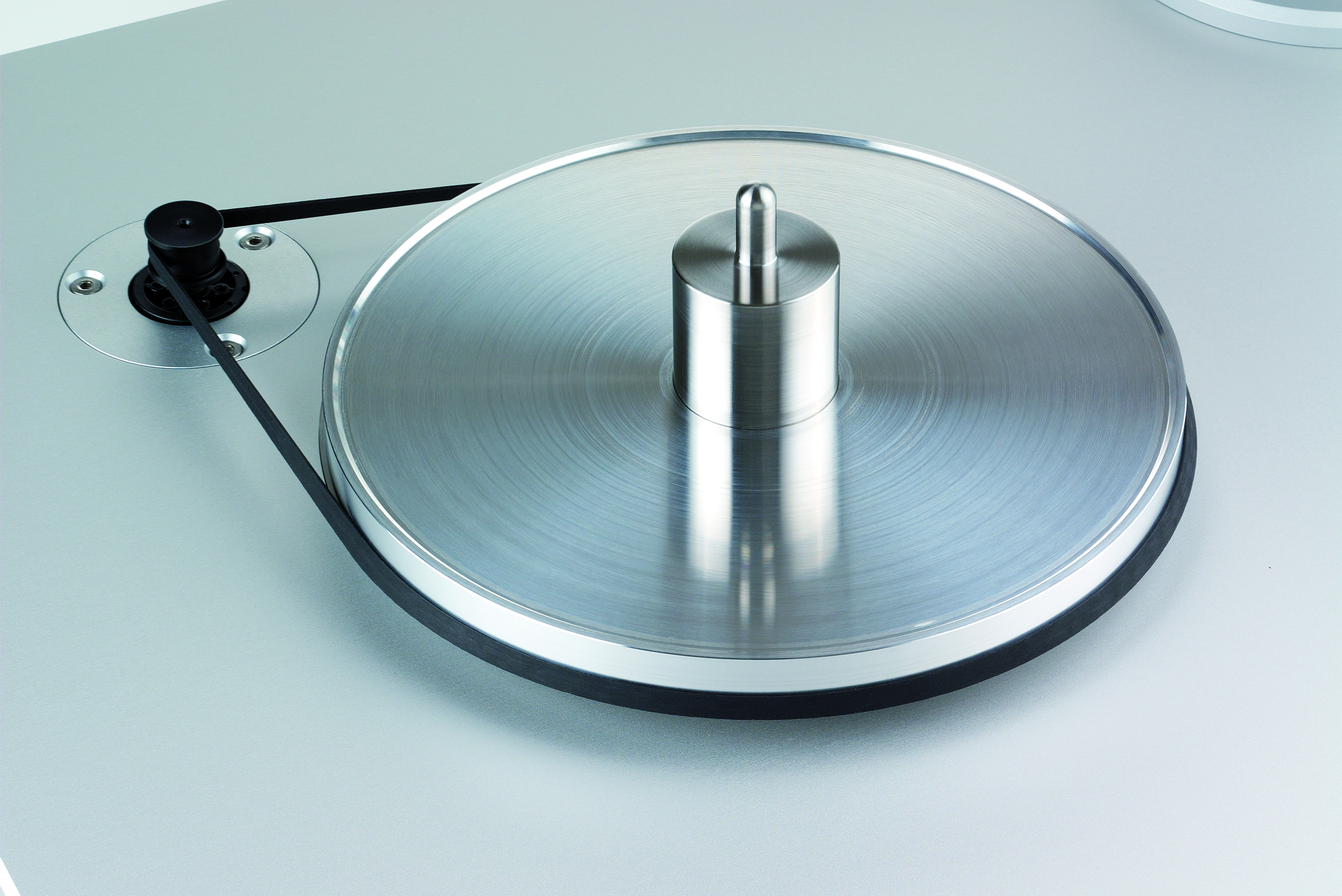 clearaudio Ovation Laufwerk / Clarify Tonarm / Stradivari V2 Tonabnehmer
